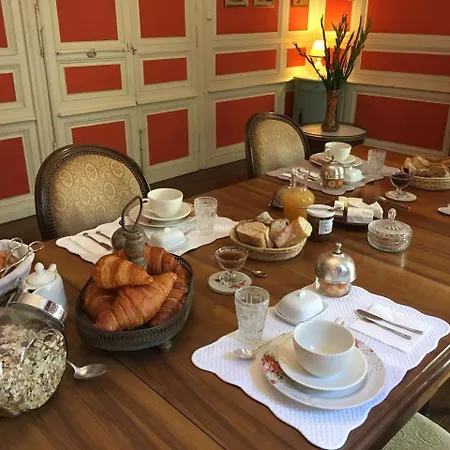 Beaux Esprits Chambres D'hotes Et Seminaires Bed & Breakfast